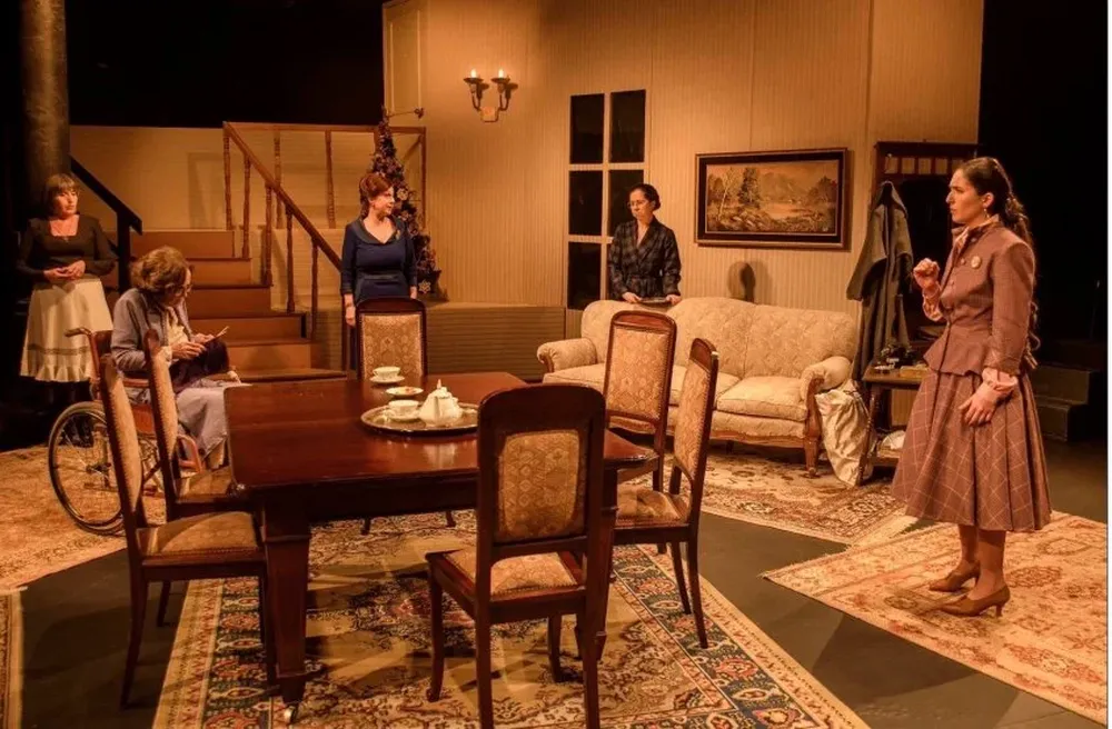 8 mujeres, la puesta de Gerardo Begérez le valió la nominación a Mejor elenco; el director fue distinguido en nueve categorías