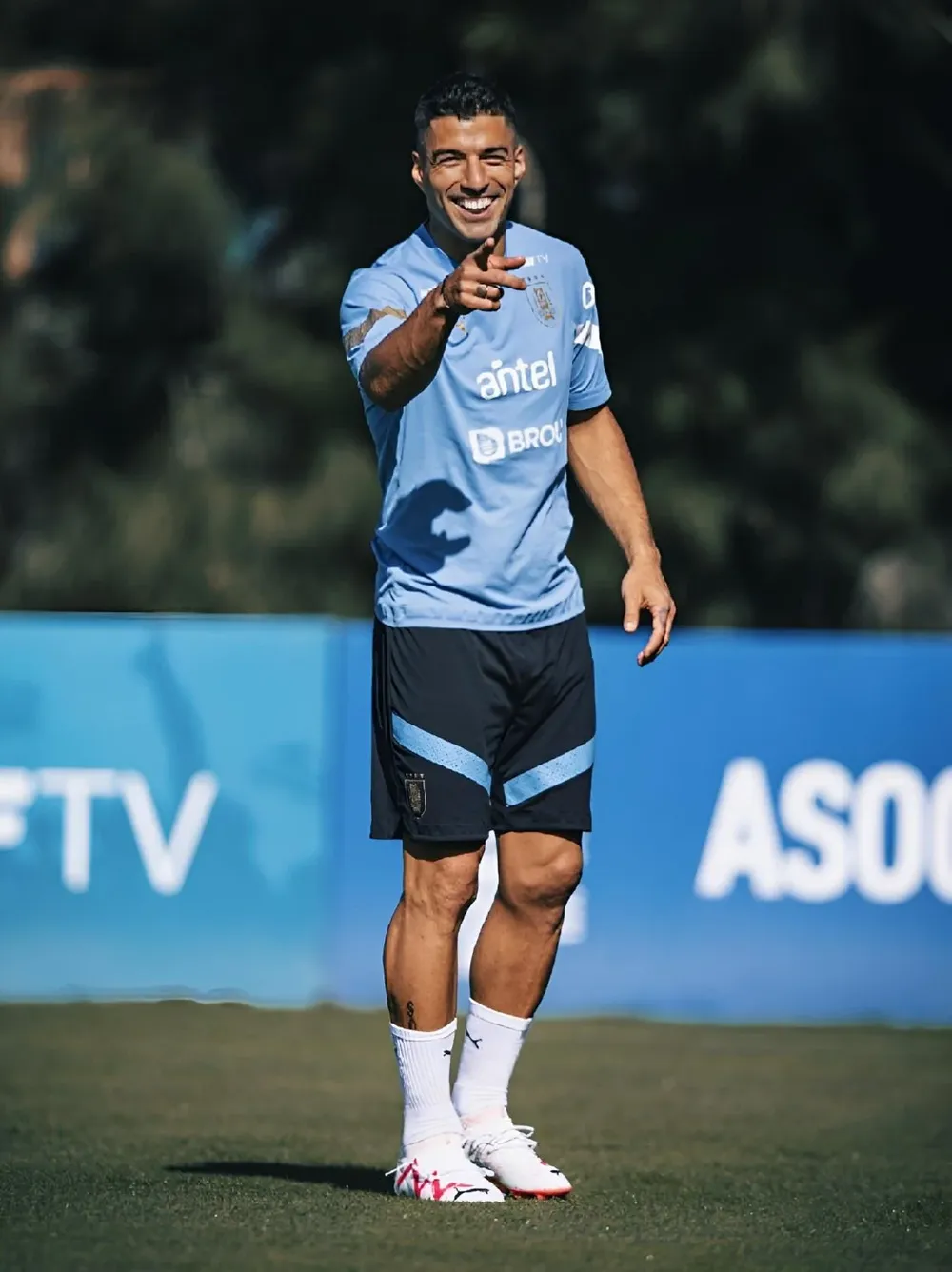 La sonrisa de Luis Suárez que volvió a entrenar con la selección uruguaya luego de 11 meses