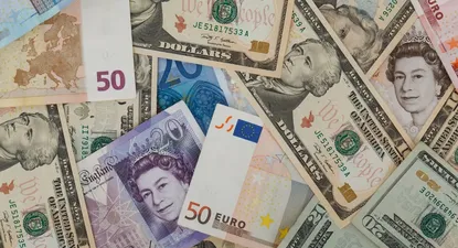 El dólar y el euro pierden un 2% frente al yen