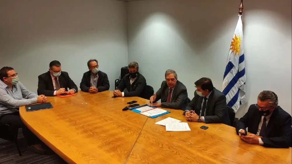 La firma del convenio entre el MGAP y el Ministerio de Ambiente.