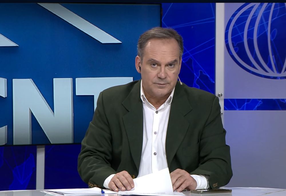 Humberto de Vargas en la conducción de la edición del mediodía del informativo de VTV. Archivo