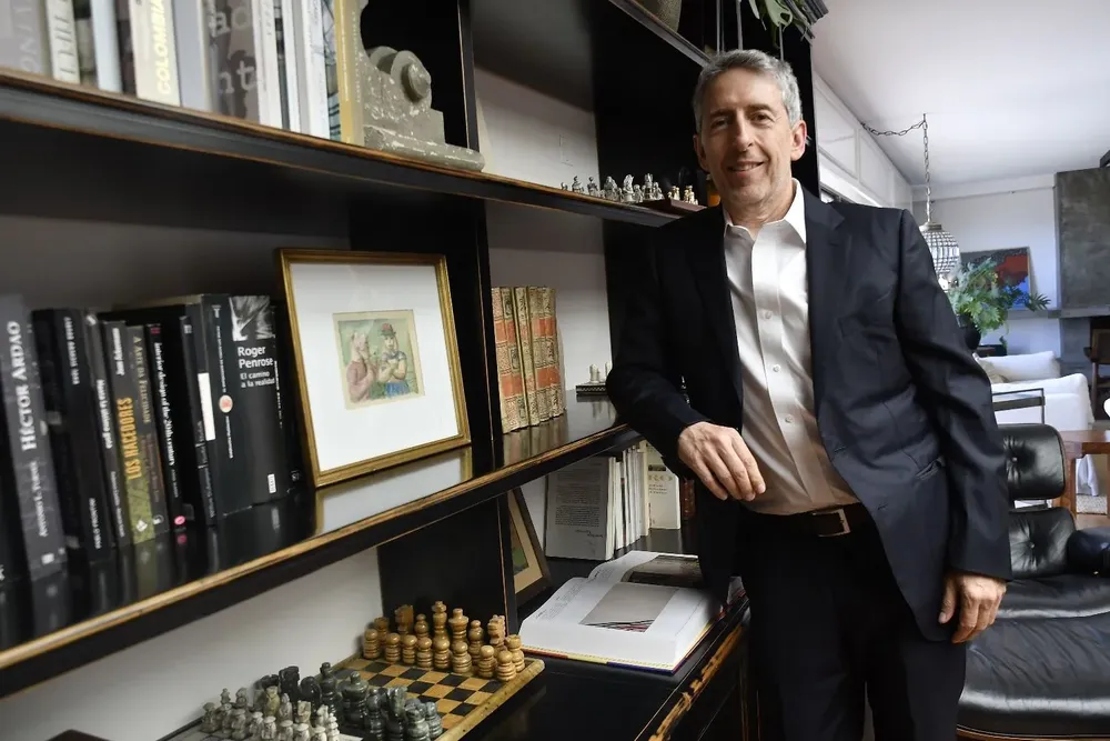 Azar resalta que una de las apuestas más fuertes es fortalecer espacios académicos que permitan la formación de estudiantes o la reincorporación de trabajadores al mercado laboral