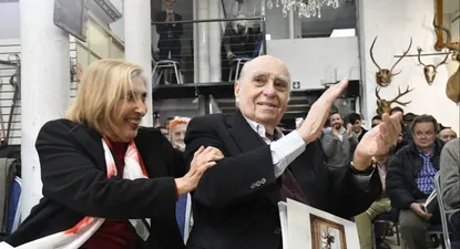 El expresidente Julio María Sanguinetti en el momento de la compra.