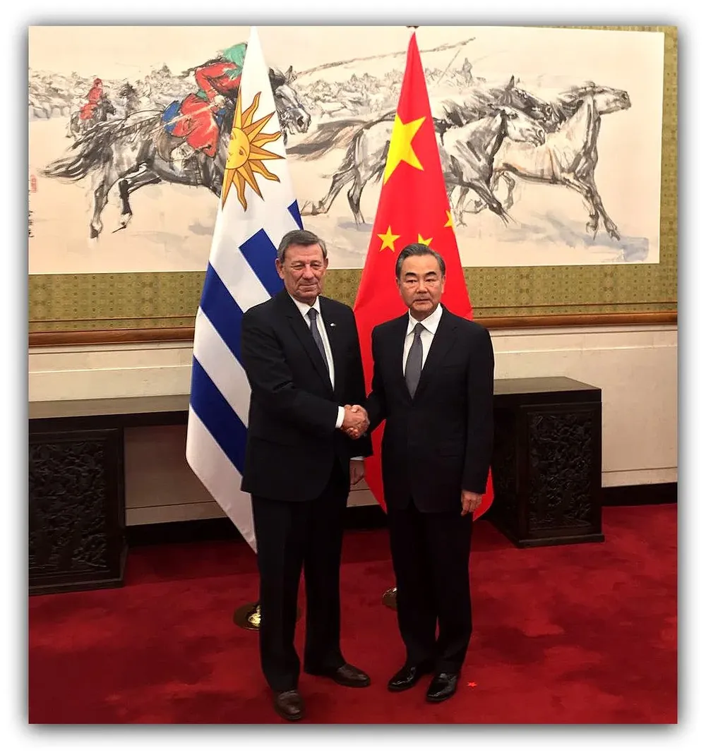 Rodolfo Nin Novoa y Wang Yi