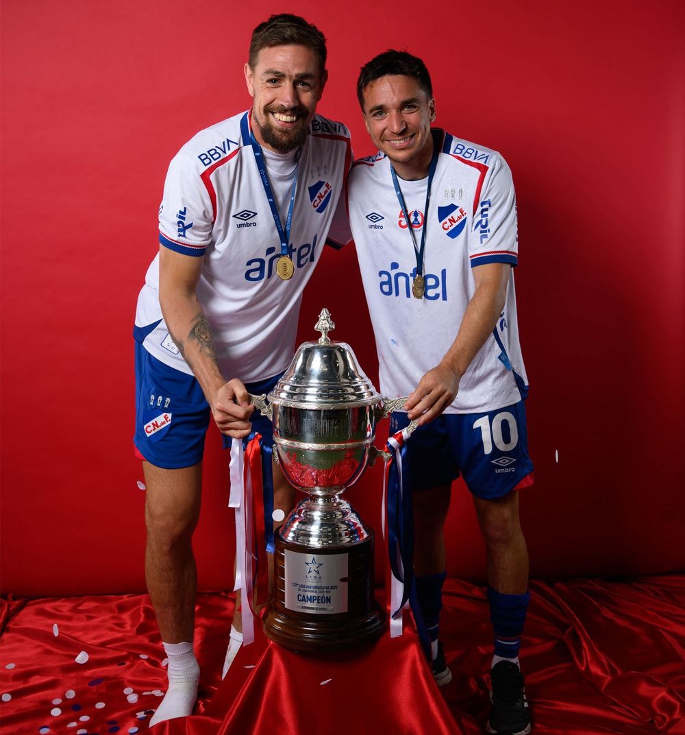 Sebastián Coates y Mauricio Pereyra