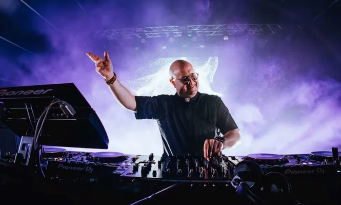 DJ Padre Guilherme en Plaza de Mayo&nbsp;