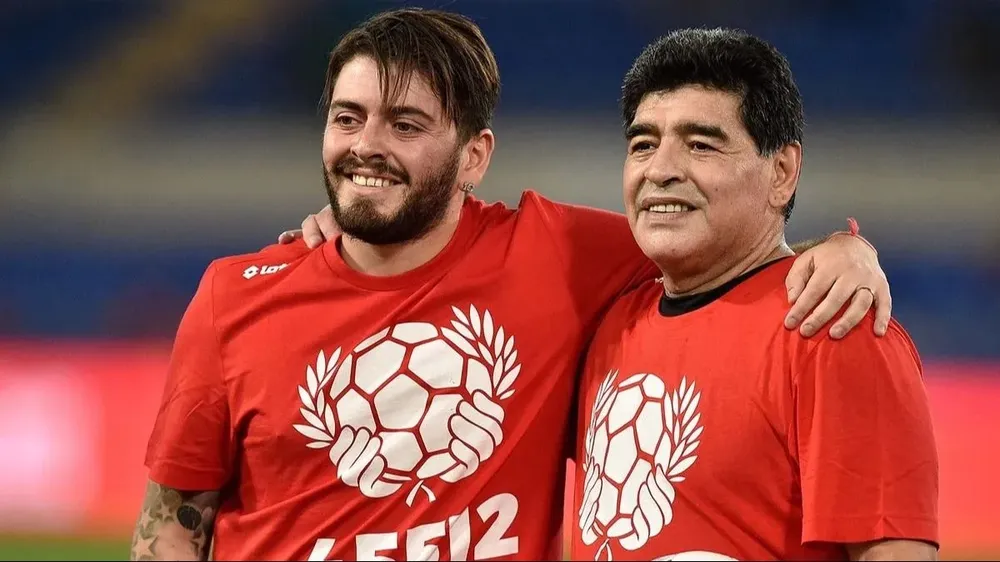Diego Maradona, padre e hijo