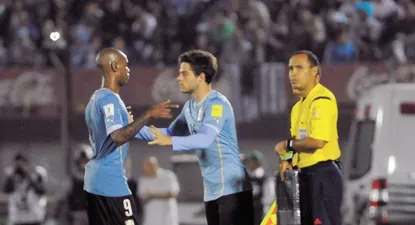 Nahitan Nandez con la celeste mayor