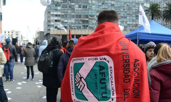 Funcionarios de Utu paran por la agresión al docente