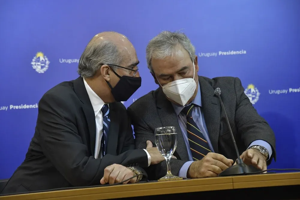 Heber hizo el anuncio en conferencia de prensa, tras un acuerdo ministerial del que también participó el subsecretario Guillermo Maciel