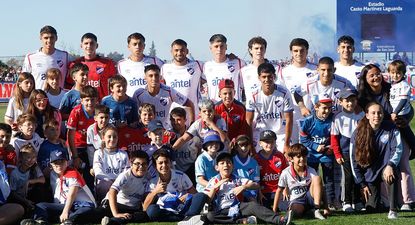 Nacional ante Campana. El XI: Ignacio Suárez; Oscar González, Nicolás Ramos, Francisco Montero, y Juan Pedro Echeverría; Jairo Amaro, Mauricio Milano y Agustín Dos Santos, Bruno Arady, Nahuel Magia López y Exequiel Mereles
