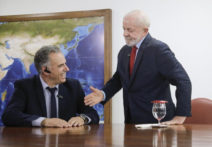 Yamandú Orsi junto a Lula Da Silva en Brasilia