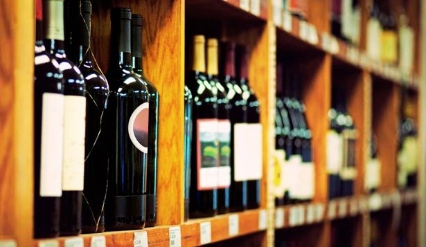 ¿Hasta que hora se puede comprar alcohol hoy sábado 25 de octubre?