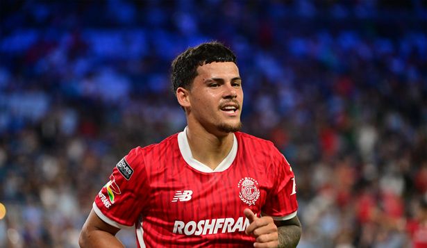 Maximiliano Araujo de Toluca celebra su gol&nbsp;