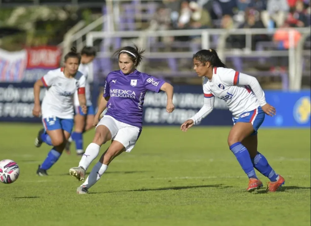 Juliana Castro ante Nacional