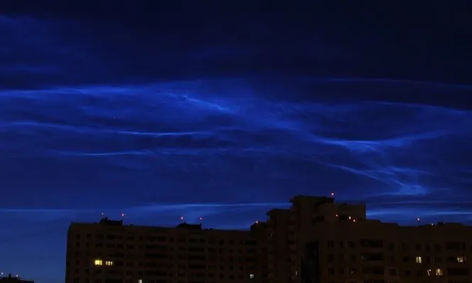 Qué son las extrañas nubes noctilucentes y por qué podremos verlas más a menudo