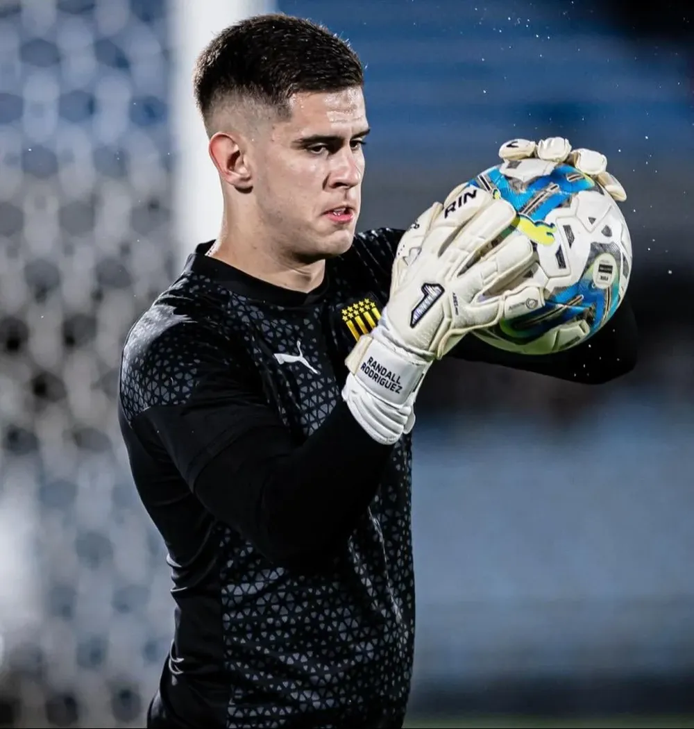 Randall Rodríguez seguramente se irá de Peñarol