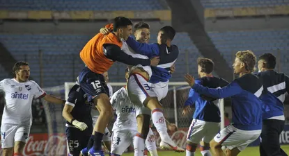 asi festejaron los jugadores de nacional el titulo del intermedio