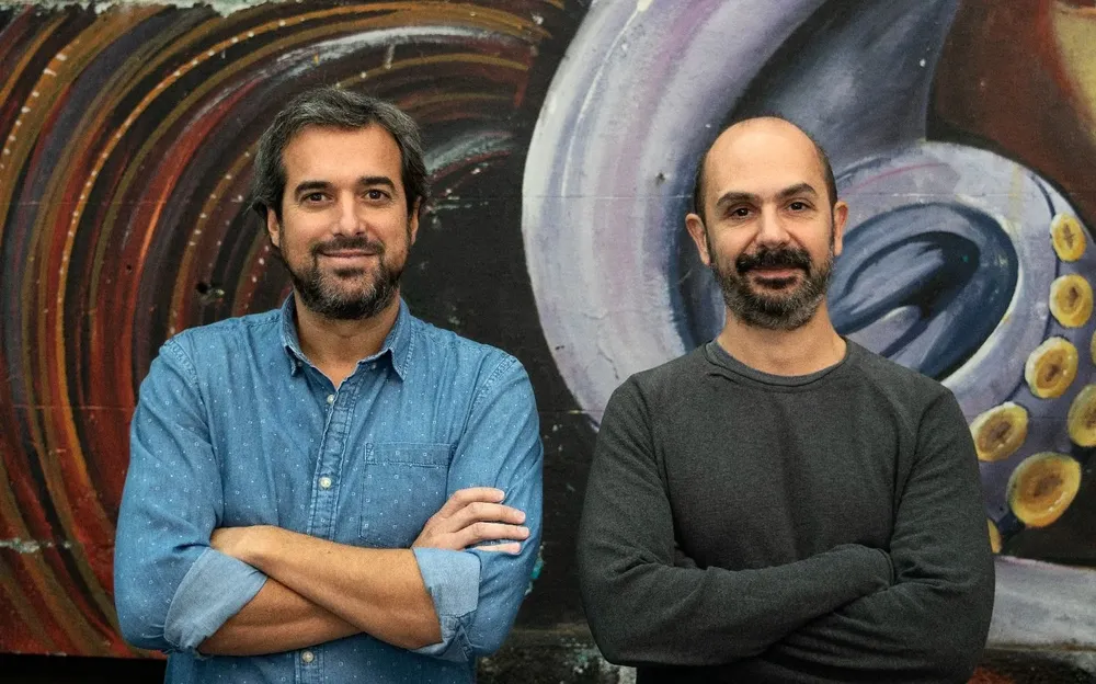 Diego Lazcano y Juan Cardeillac, socios y fundadores de Holahola Montevideo.