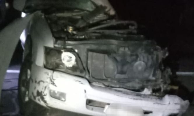 Así quedó la camioneta tras chocar de frente con el camión.&nbsp;