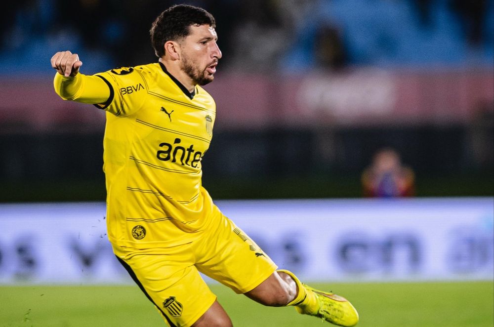 Eric Remedi en el partido ante Progreso