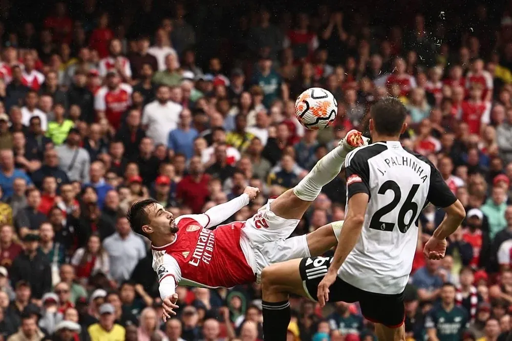 En un partidazo al Arsenal se le escapó un increible partido e igualó ante el Fulham