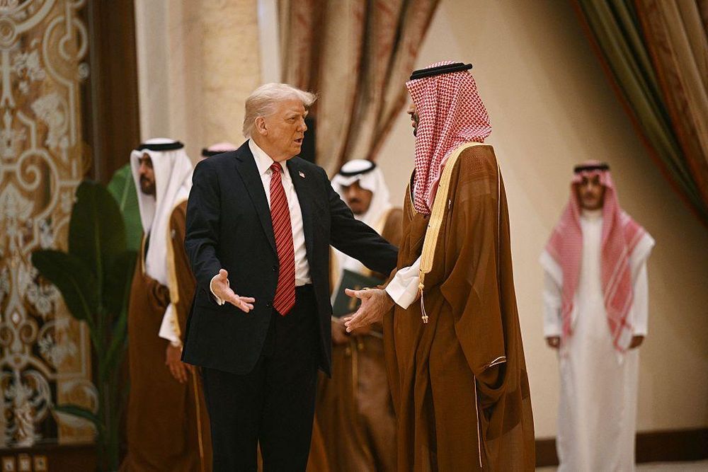 Trump quiere que los países de la OPEP, como Arabia Saudita, bajen los precios del petróleo como medida para forzar a Rusia a concluir la guerra.