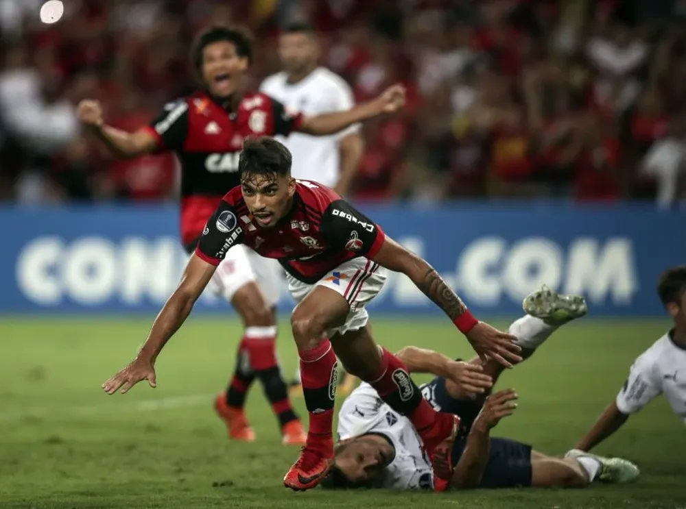 Lucas Paquetá festeja su gol