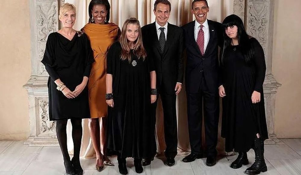 Las hijas de Rodríguez Zapatero, junto a su padre en una visita al expresidente Barack Obama la Casa Blanca.