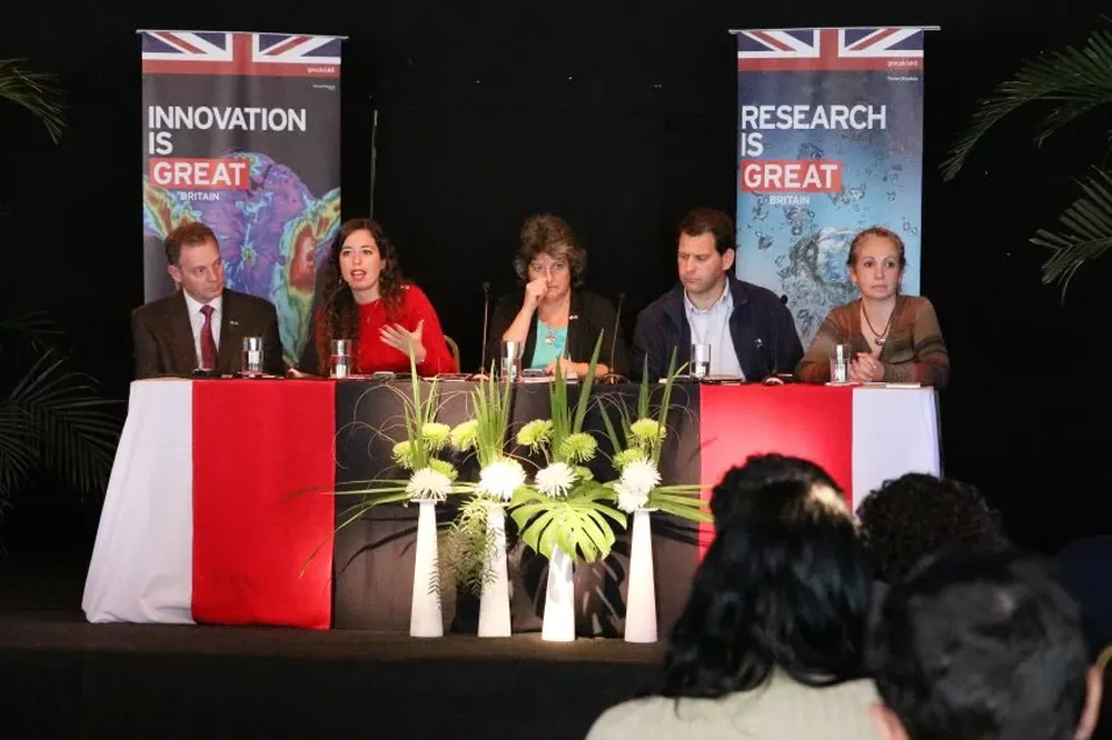 Ciclo de conferencias a cargo de expertos nacionales y extranjeros.