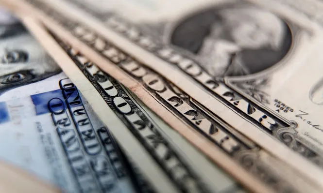 El dólar abrió a la baja y se ofrece a $ 43,8 para la venta en el BROU