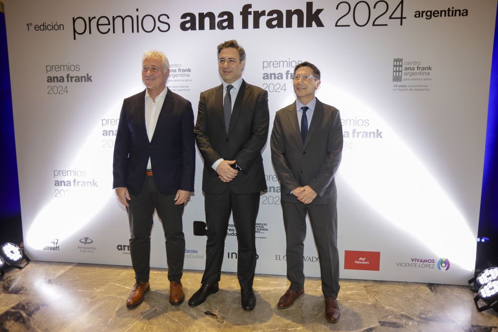 El vicepresidente de River Plate Matías Patanian, el empresario Martín Eurnekian y el director de Asuntos Corporativos de AA2000,Jorge Rosales El vicepresidente de River Plate Matías Patanian, el empresario Martín Eurnekian y el director de Asuntos Corporativos de AA2000,Jorge Rosales