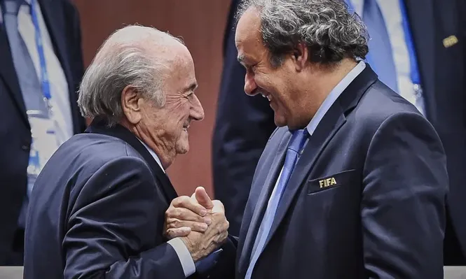 El pasado que Platini quiere ocultar: cuando era mano derecha de Blatter