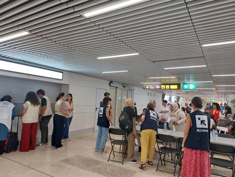 ACNUR trabaja en la recepción de los refugiados sirios.