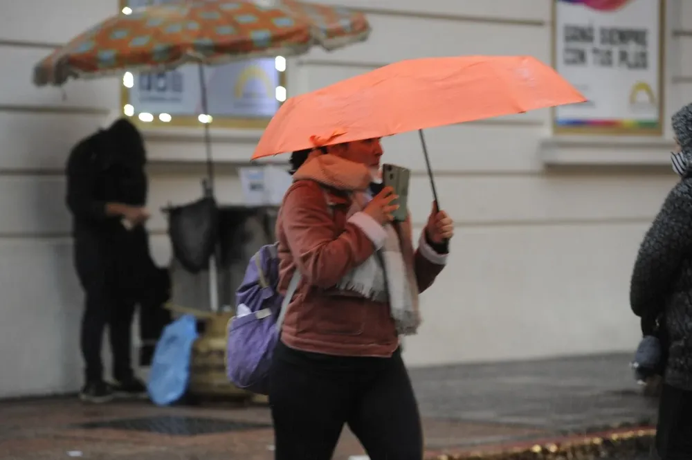 Alerta por tormentas fuertes y lluvias intensas.