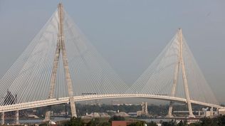El nuevo puente que conecta a Canadá con EEUU y se convirtió en un símbolo de las divisiones entre ambos países