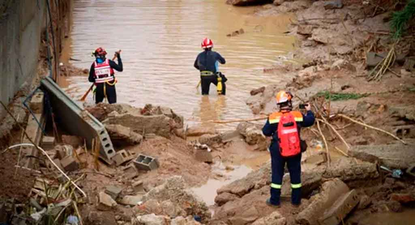 Los equipos de emergencia continúan la búsqueda de desaparecidos.