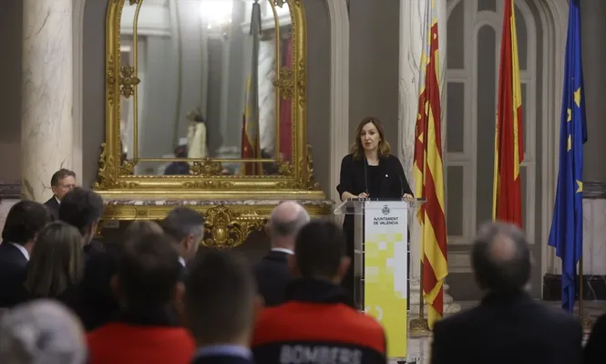 Pleno extraordinario en el Ayuntamiento de València por el incendio en Campanar.
