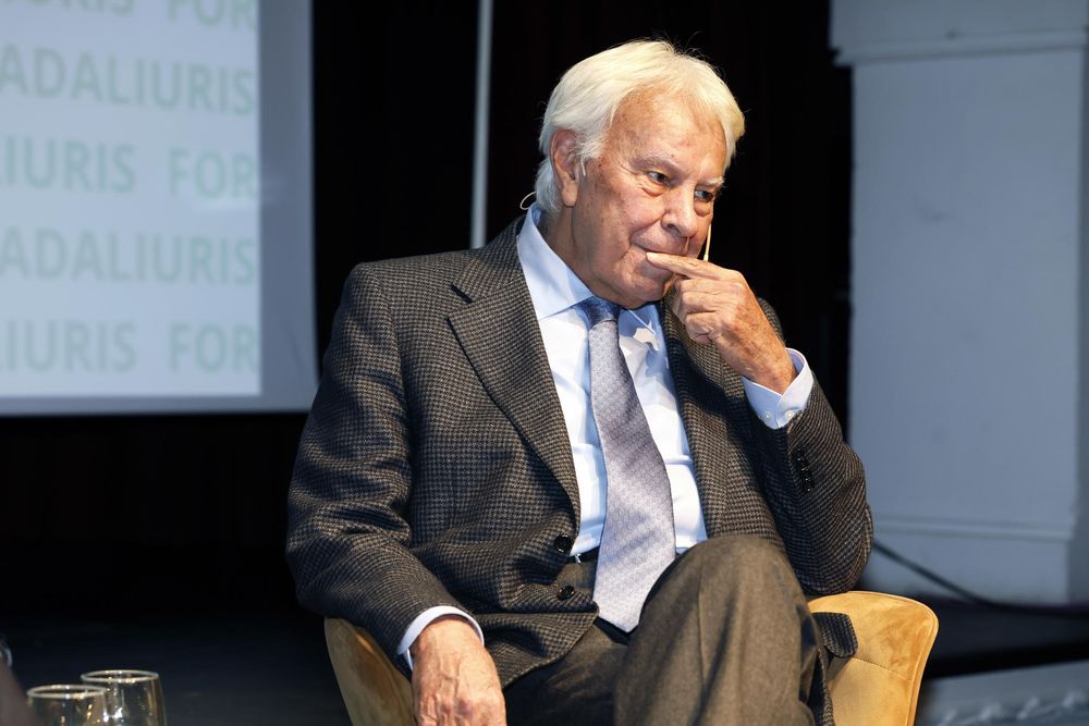 El expresidente del Gobierno Felipe González en el Foro Guadaliuris de Sevilla. EFE