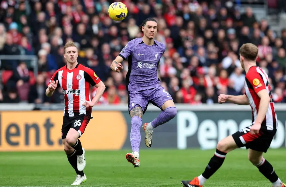 Darwin Núñez contra Brentford