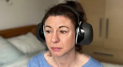 Karen contó que la hiperacusia apareció repentinamente en su vida en 2022