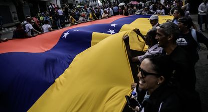 Chavismo y oposición toman las calles en plena crisis poselectoral en Venezuela