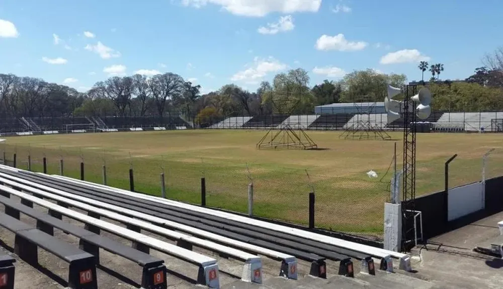 El mal estado de la cancha del Viera impide a Wanderers jugar de local