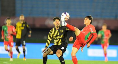 Nicolás Fernández contra Fredy Martínez en el partido entre Peñarol y Boston River&nbsp;