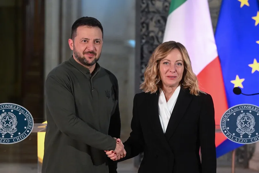 El presidente de Ucrania, Volodimir Zelenski y la primera ministra italiana, Giorgia Meloni.