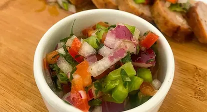 salsa criolla: una receta simple para prepararla y acompanar el asado de fin de ano