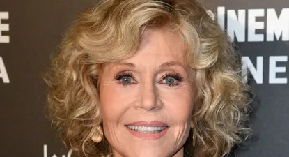 jane fonda con panuelo verde a favor del aborto legal