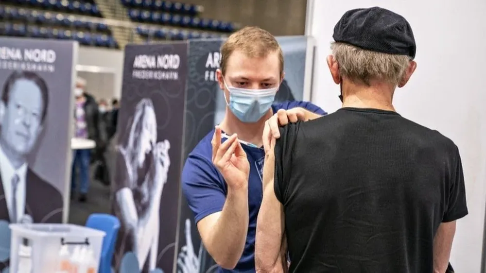 Unión Europea analiza no renovar el contrato con la farmacéutica