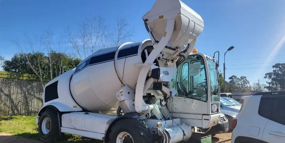 Mauad remata hormigonera.