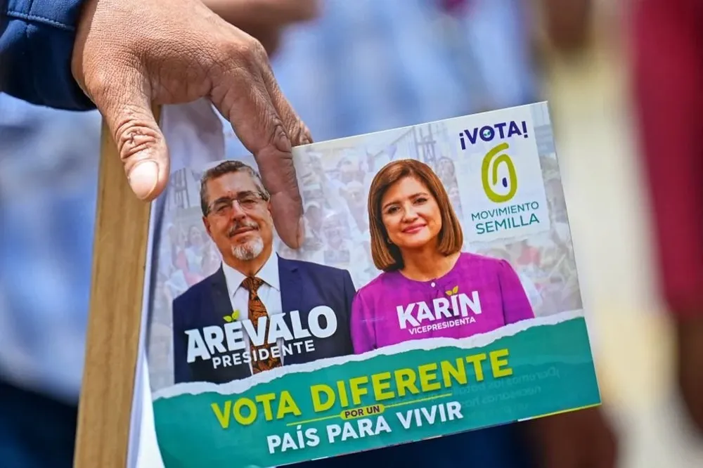 Finalmente, Bernardo Arévalo podrá presentarse al balotaje